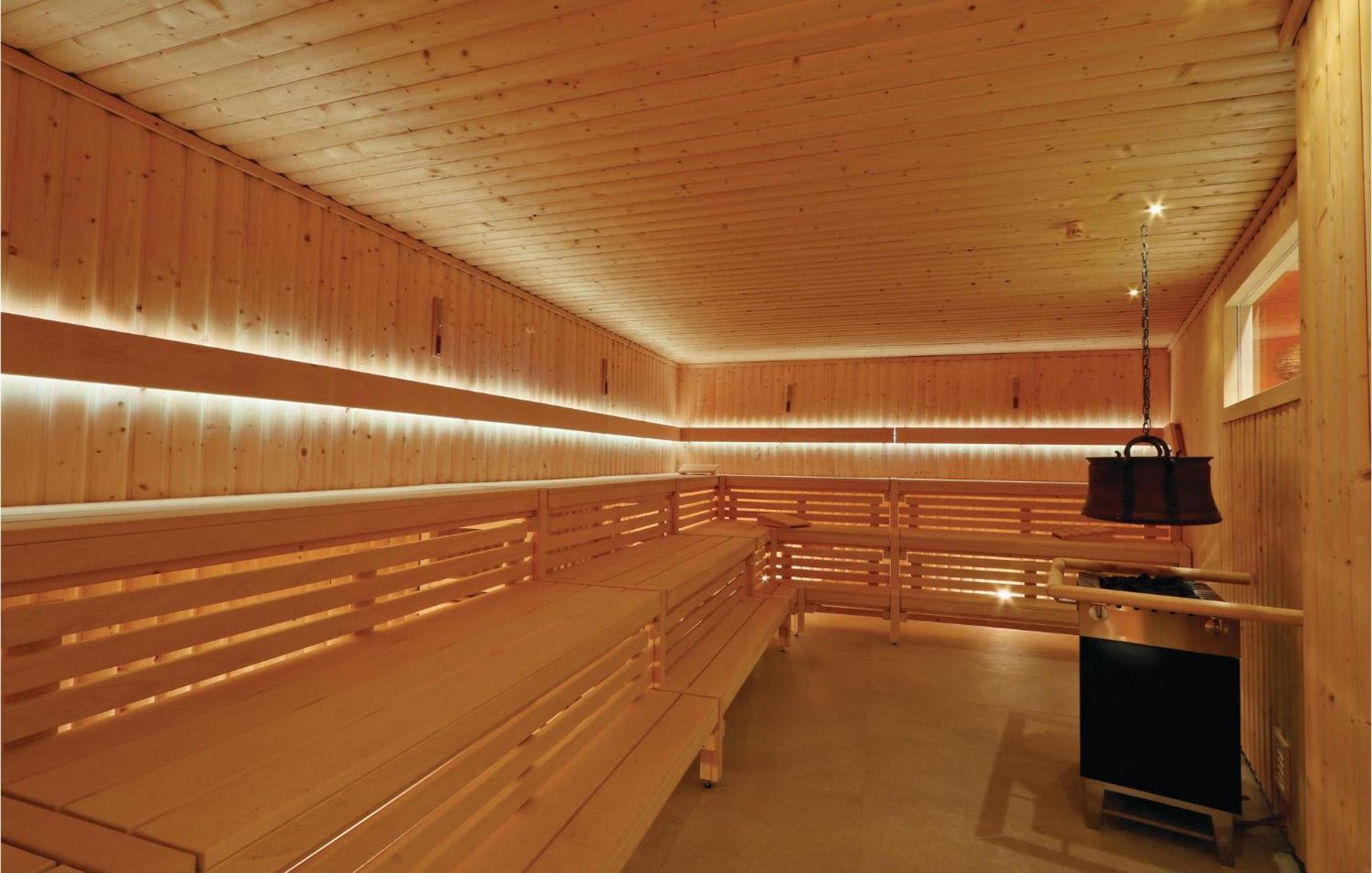 Lovely Apartment In Luebeck Travemuende With Sauna Bagian luar foto